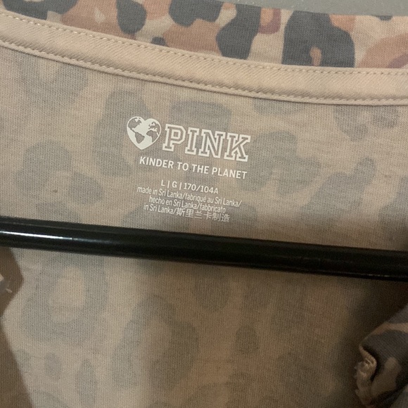 Victoria’s Secret pink cheetah shirt size large perfect condition worn once - Picture 2 of 3